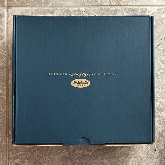 Dr. Scholl's Lean In Wedge Chelsea Boots Olive, Size 11, New in Box - Picture 10 of 12